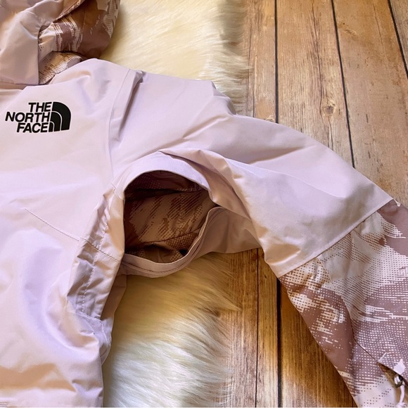 The North Face Women’s Garner TriClimate 3 In 1 Jacket - Picture 5 of 14